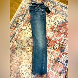 Silver Jeans - Suki Curvy fit Mid Rise Straight Leg